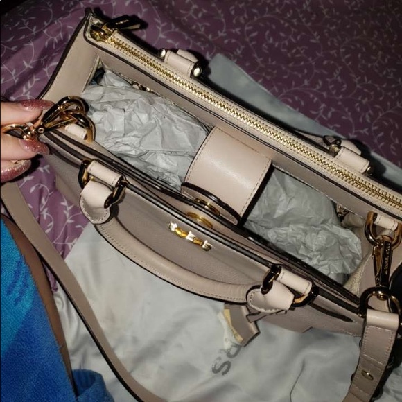 Michael Kors baby pink purse. - Picture 2 of 4